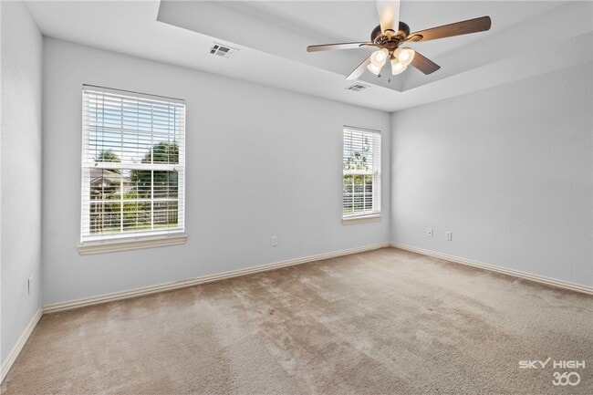 Building Photo - 1002 Applewood Cir