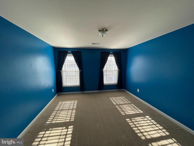 Building Photo - 21330 Meadow Field Ct