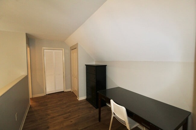 Building Photo - 1336 Hunters Rd