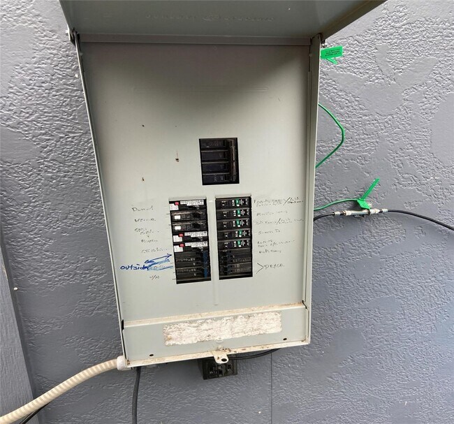 Building Photo - 4802 Ward St