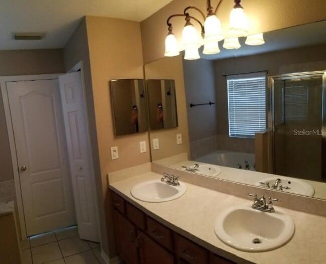 Building Photo - 2841 Girvan Dr