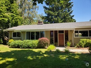 Building Photo - Modern Upgraded 3 bedroom Rambler