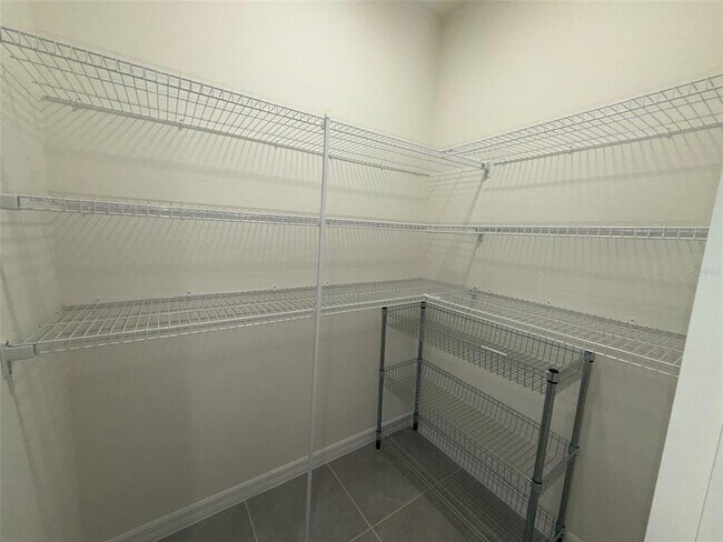 Building Photo - 1329 Derry Ave