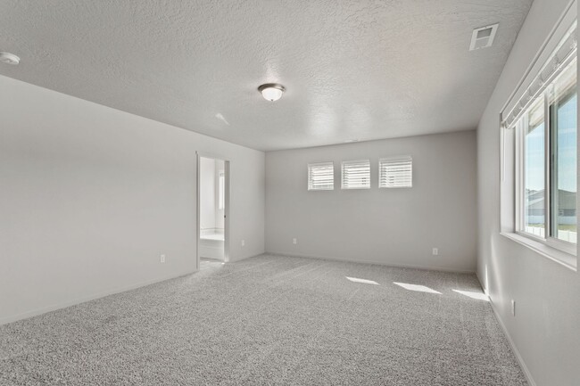 Building Photo - Stunning 3 Bed, 2.5 Bath Home in Spokane V...