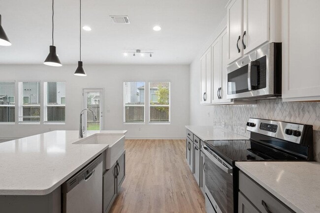 Building Photo - 15100 Forum Ave