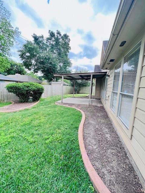 Building Photo - 1809 Village Ct Ln
