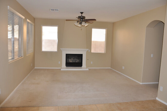 Building Photo - Gorgeous South Gilbert Home for Rent!