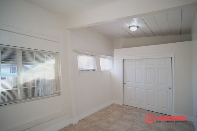 Building Photo - 190 Price St