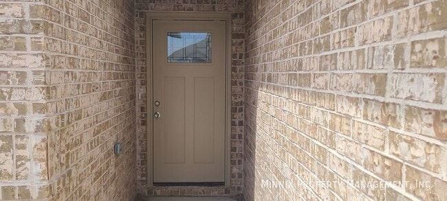 Building Photo - 1647 Wrigley Dr