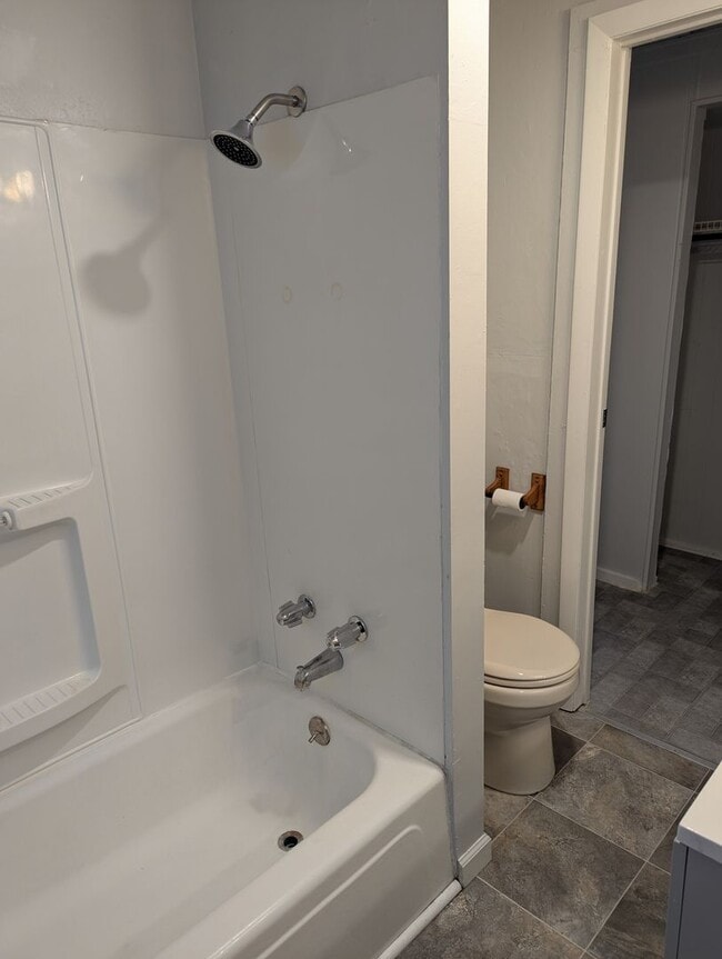 Building Photo - 225 Poplar St