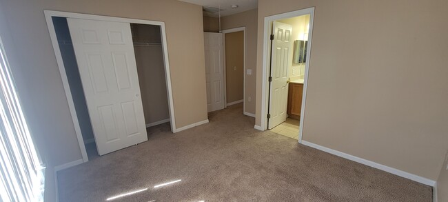 Building Photo - 5308 Paradise Cay Cir