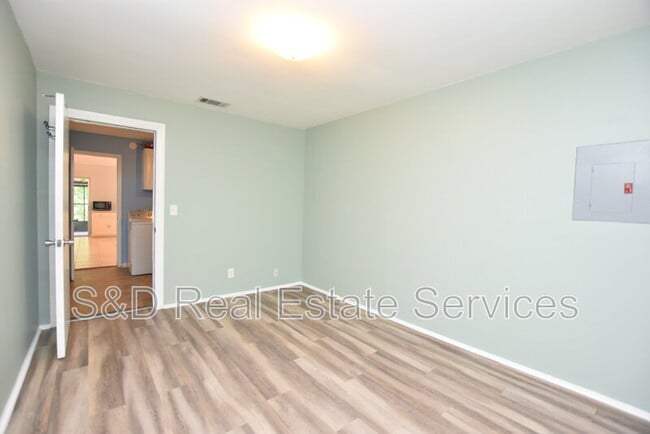 Building Photo - 8212 Riverboat Dr