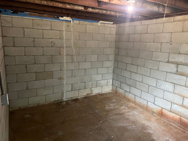 Building Photo - 1006 Ilima Dr