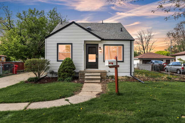 Primary Photo - 18333 Beechwood St
