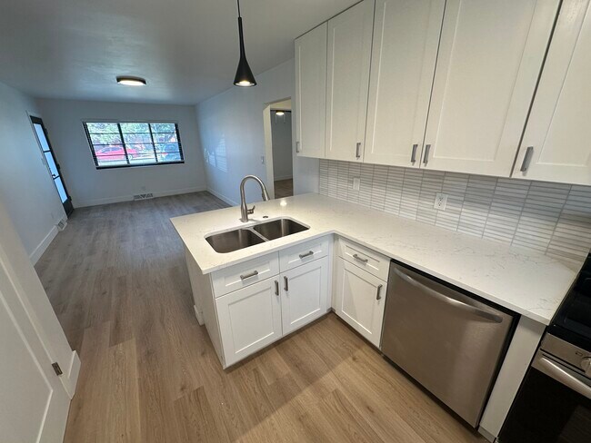 Building Photo - 1108 Constitution Ave