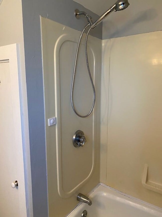 Building Photo - Providence/PC Area Single Family - $2,550