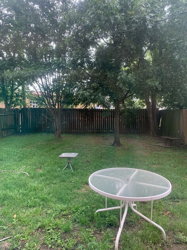 Building Photo - AUGUST PRE-LEASE Cute Southwood Valley 2 Bedroom 1.5 Duplex
