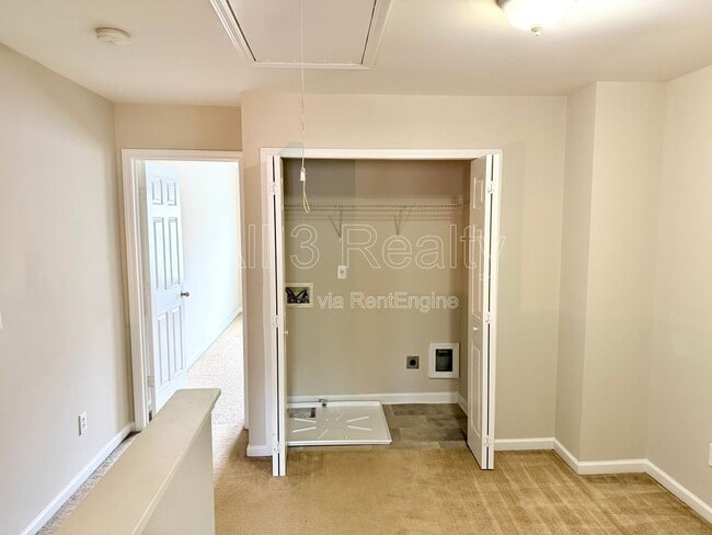 Building Photo - 837 Crestwell Cir