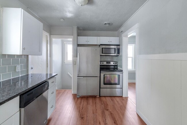 Building Photo - Charming 4 Bed, 2 Bath Home in Ogden, Clos...
