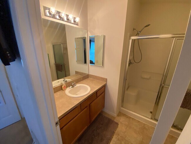 Building Photo - Warm and Inviting ANNUAL or SEASONAL 2 + 2...