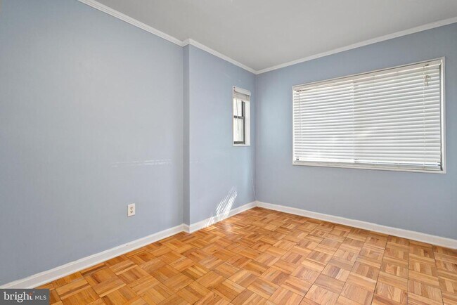 Building Photo - 3825 Davis Pl NW