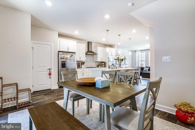 Building Photo - 2335 Water Promenade Ave