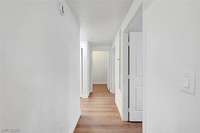 Building Photo - 2291 W Horizon Ridge Pkwy