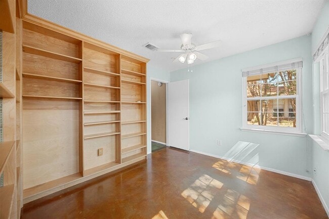 Building Photo - 16710 Whitebrush Loop