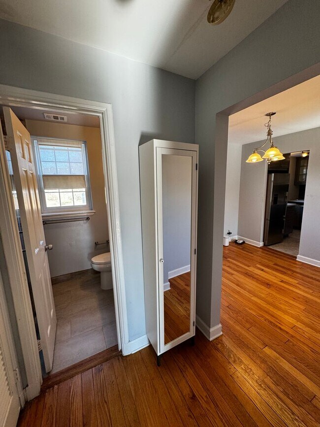 Building Photo - Experience Elevated Living in Arlington, VA