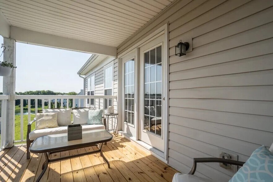 Building Photo - 1070 Larkspur Ct