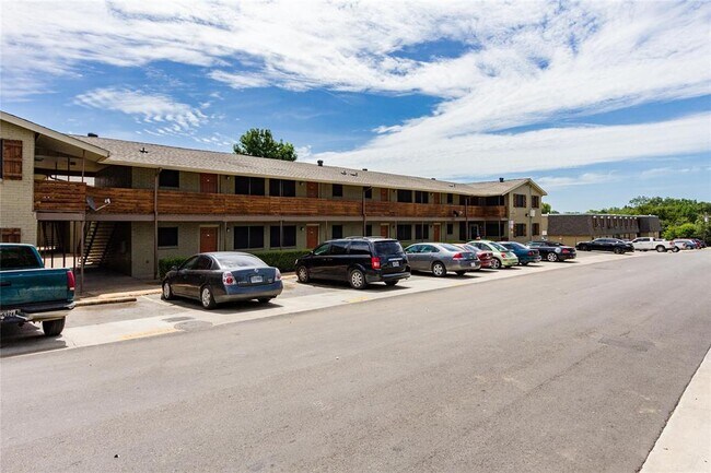 Building Photo - 404 Andrews Ave