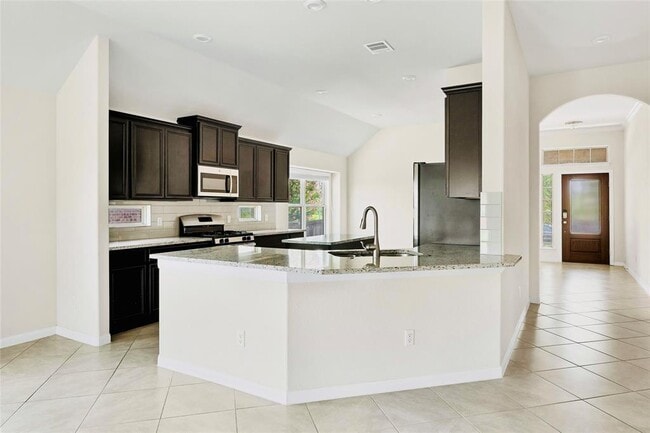 Building Photo - 1005 Fountain Grass Way