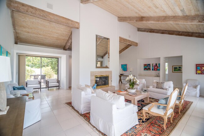 Building Photo - 645 Hospitality Dr