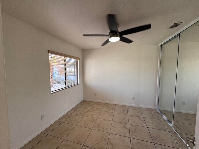 Building Photo - 45470 Sunrise Ln