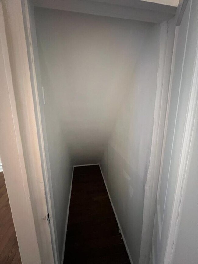 Building Photo - 1339 Good St