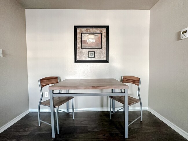 Building Photo - 6225 Saratoga Blvd