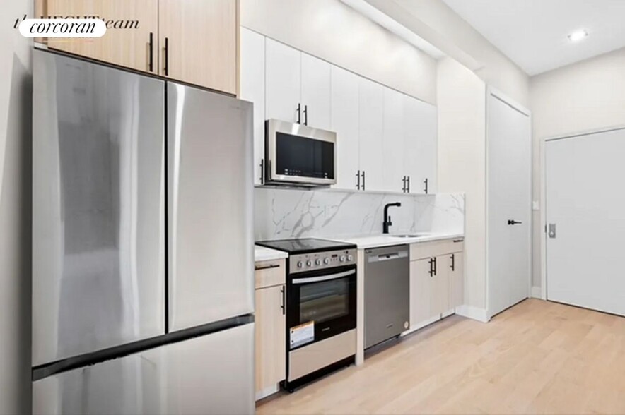 Building Photo - 492 11th St