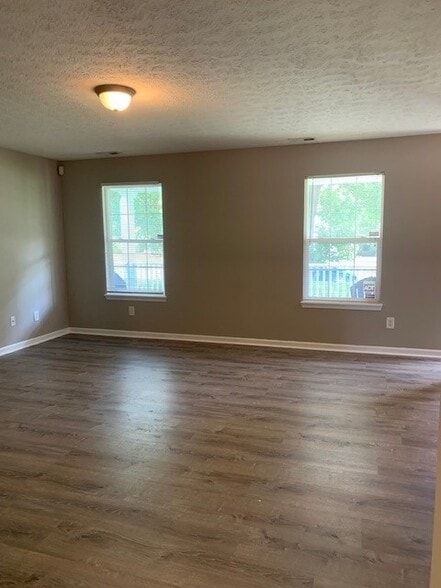 Building Photo - 806 W 43rd St