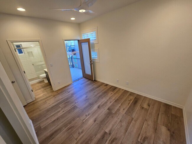Building Photo - Beautiful, Newly-Built, Townhouse w/A/C & ...
