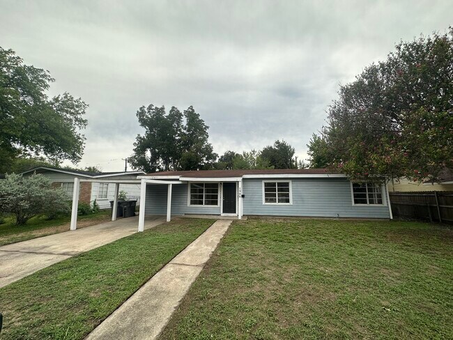 Building Photo - 1908 E Mimosa Ave