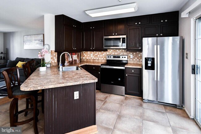 Building Photo - 9466 Sea Breeze Ct