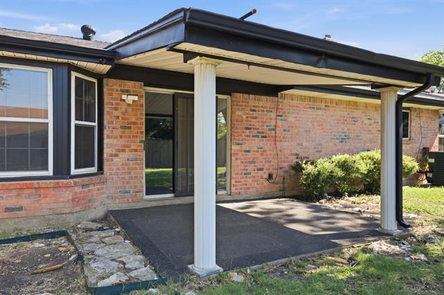 Building Photo - 512 Sussex Dr