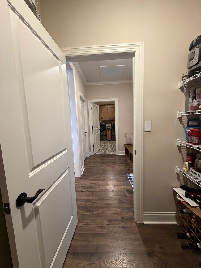 Building Photo - 26316 Woodfield Dr