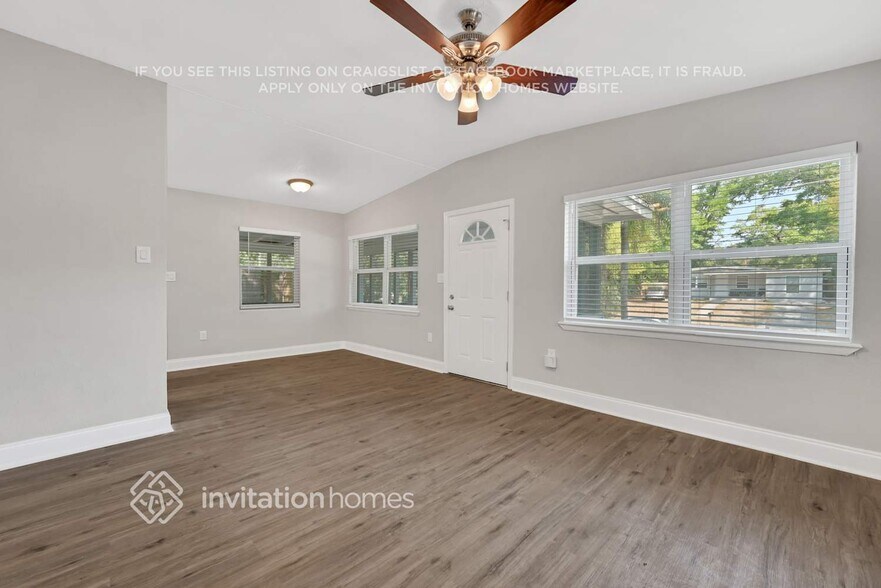Building Photo - 1326 42nd St