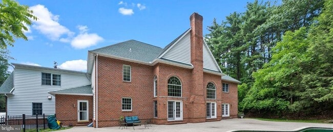 Building Photo - 1238 Hunters Rd