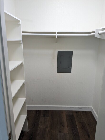 Walk in closet - 7500 Parkway Dr