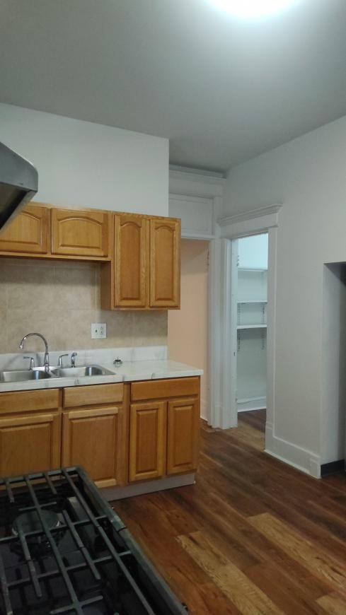 Building Photo - 4 bedroom in Chicago IL 60637
