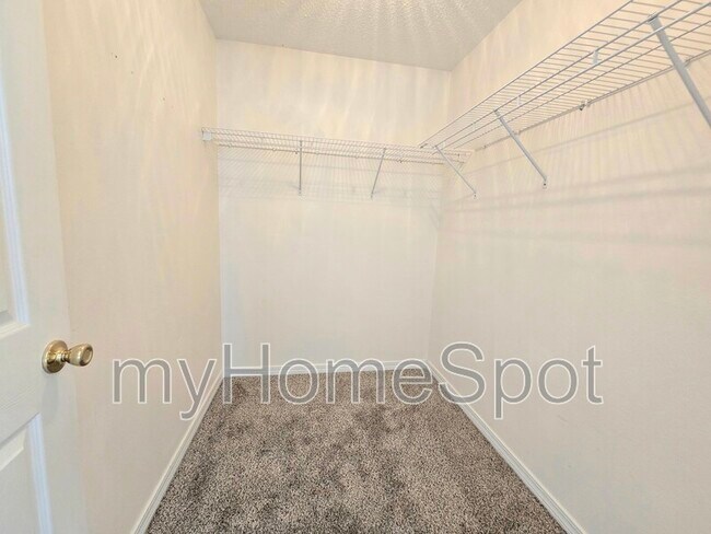 Building Photo - 2497 Redoubt Ave