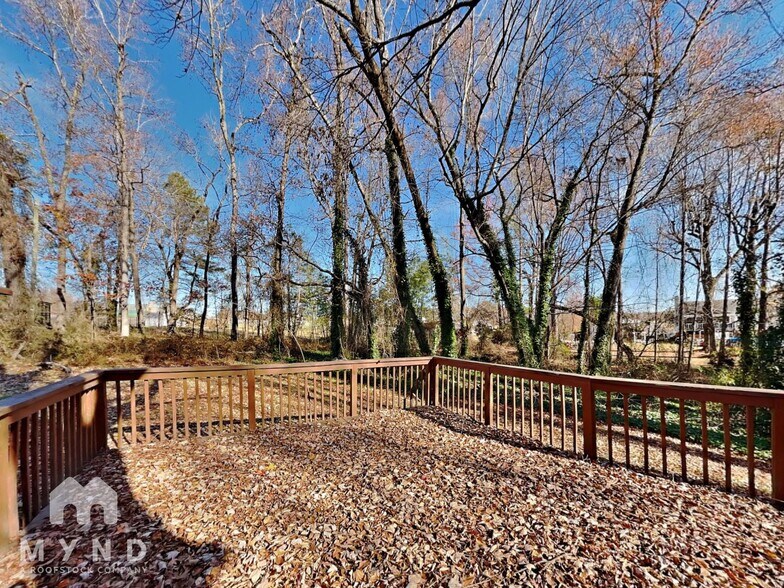 Building Photo - 409 Triple Crown Cir