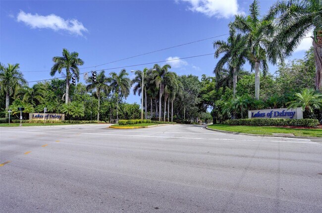 Building Photo - 15461 Lakes of Delray Blvd